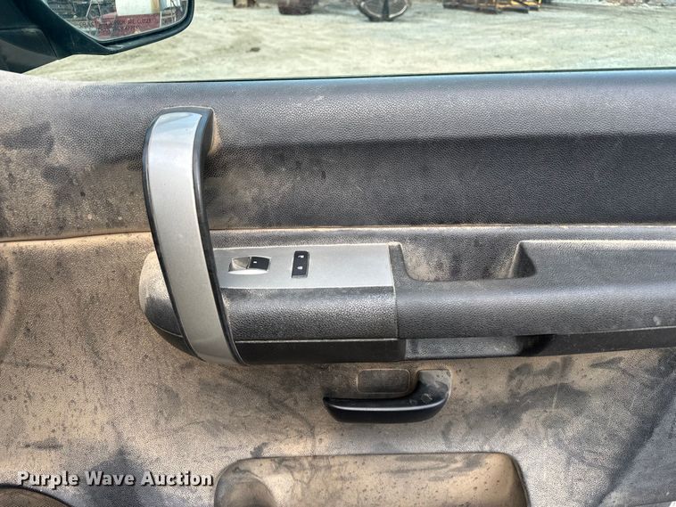 image for item EE3981 2007 Chevrolet Silverado 1500 Ext. Cab pickup truck