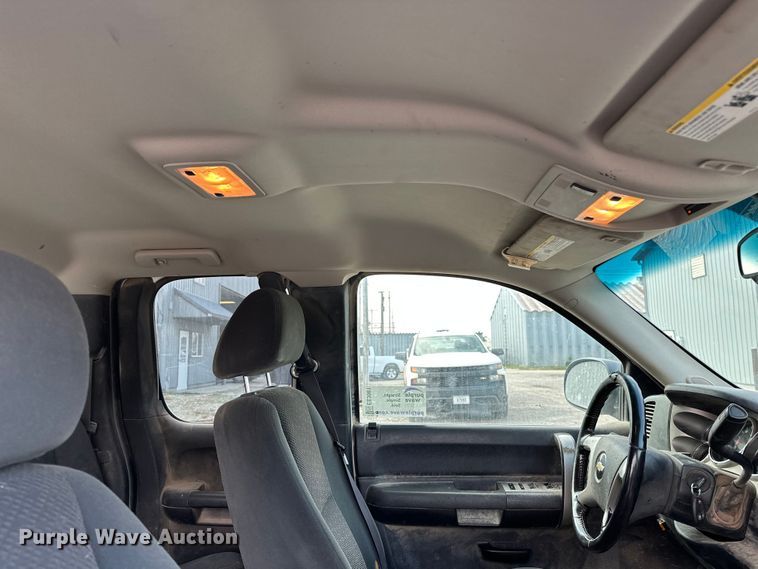 image for item EE3981 2007 Chevrolet Silverado 1500 Ext. Cab pickup truck