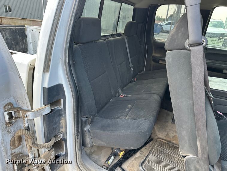 image for item EE3981 2007 Chevrolet Silverado 1500 Ext. Cab pickup truck