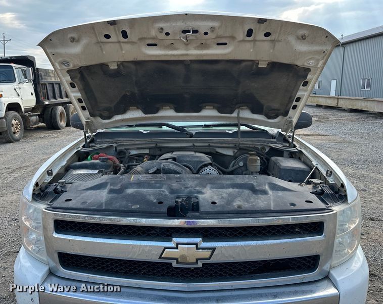 image for item EE3981 2007 Chevrolet Silverado 1500 Ext. Cab pickup truck
