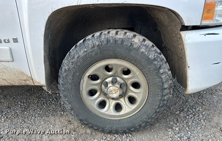 image for item EE3981 2007 Chevrolet Silverado 1500 Ext. Cab pickup truck