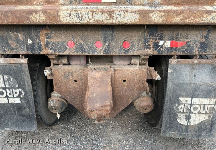image for item EE3982 1995 Ford LT8000 dump truck