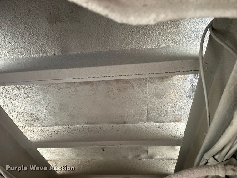 image for item EE3982 1995 Ford LT8000 dump truck