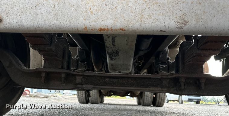 image for item EE3982 1995 Ford LT8000 dump truck