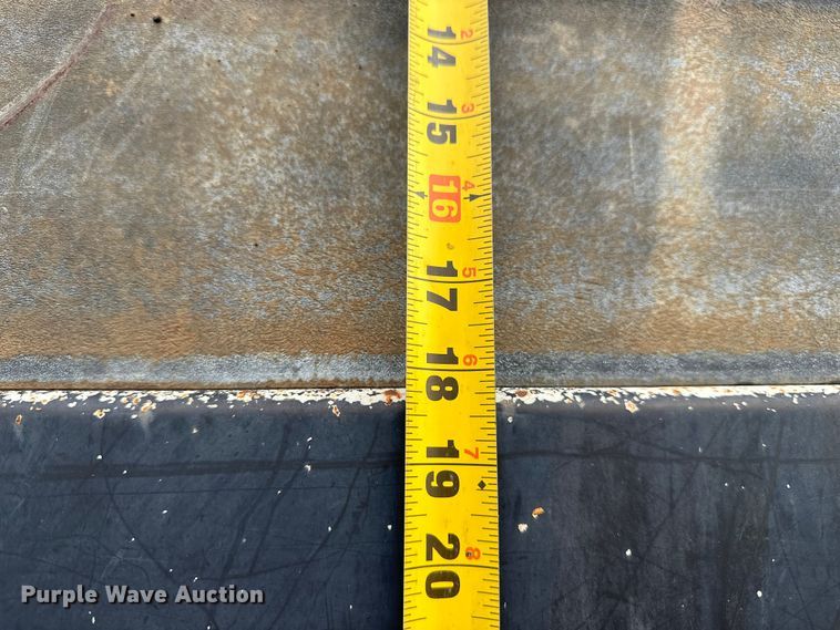 image for item EE3982 1995 Ford LT8000 dump truck