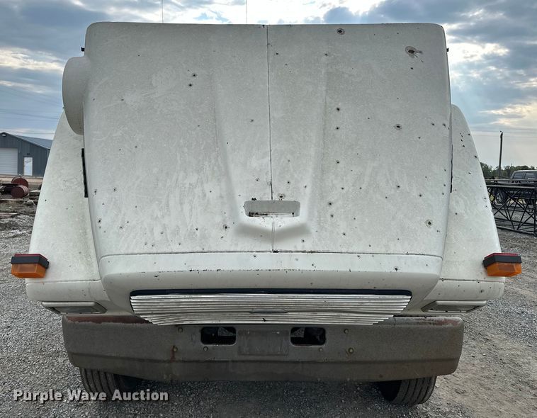 image for item EE3982 1995 Ford LT8000 dump truck