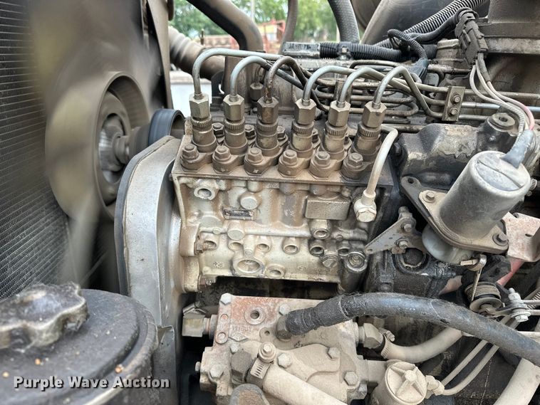 image for item EE3982 1995 Ford LT8000 dump truck