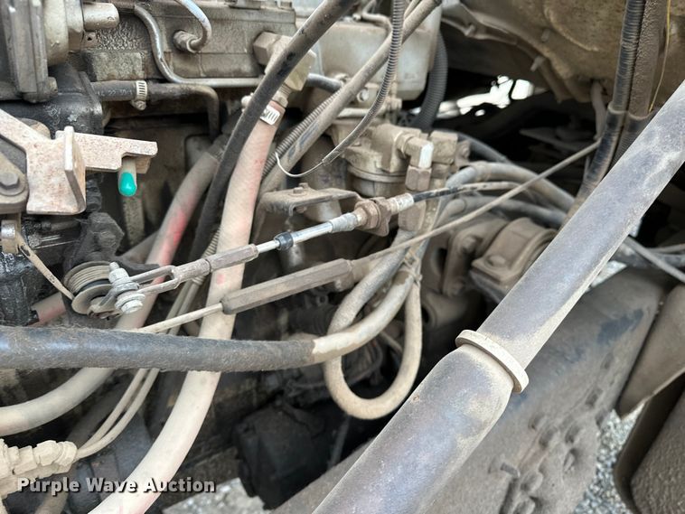 image for item EE3982 1995 Ford LT8000 dump truck