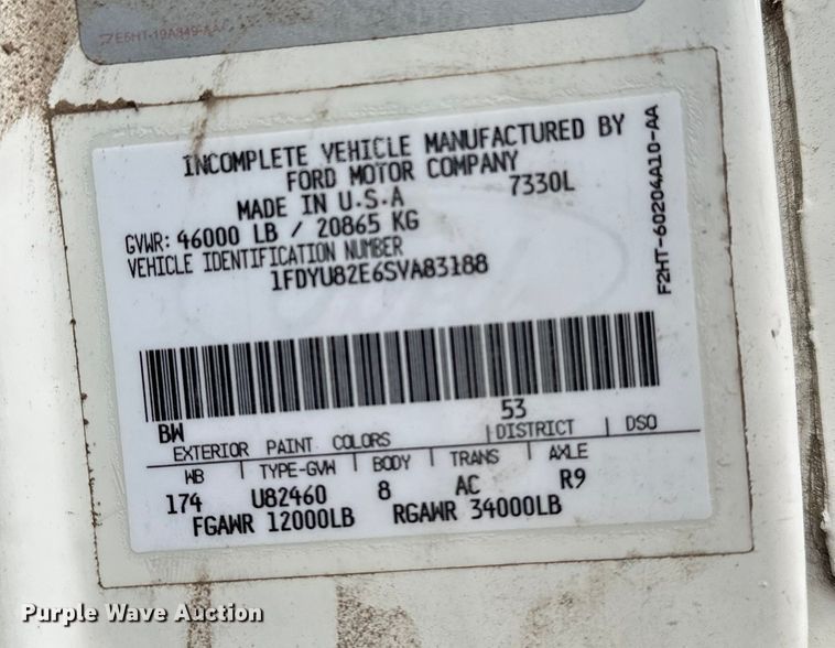 image for item EE3982 1995 Ford LT8000 dump truck