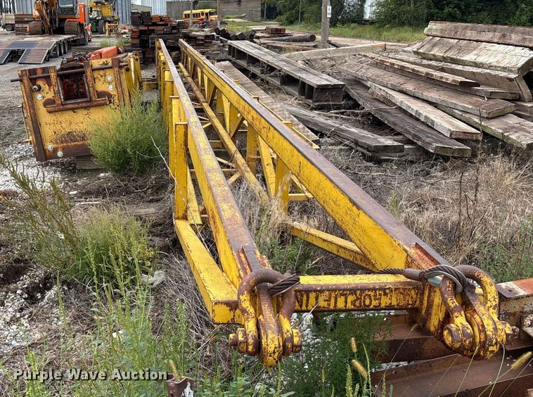 image for item EE3983 Pile driving equipment