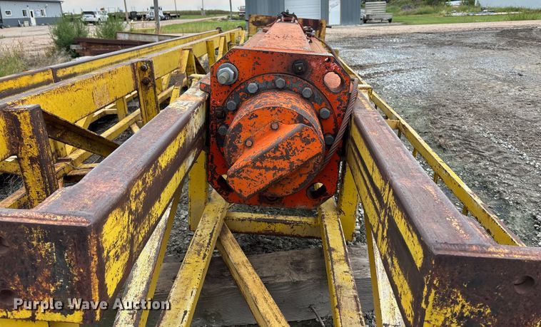 image for item EE3983 Pile driving equipment