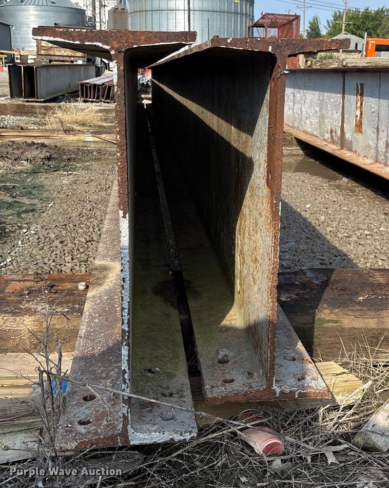 image for item EE3984  (2) I-beams 