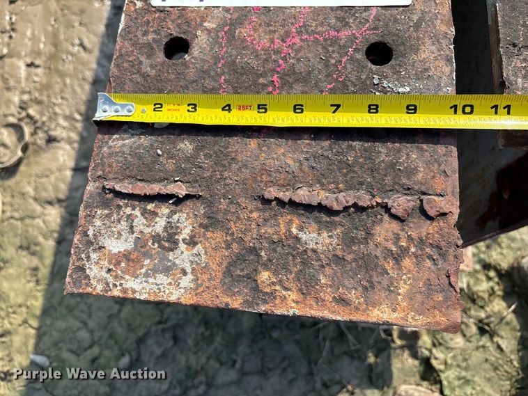 image for item EE3984  (2) I-beams 