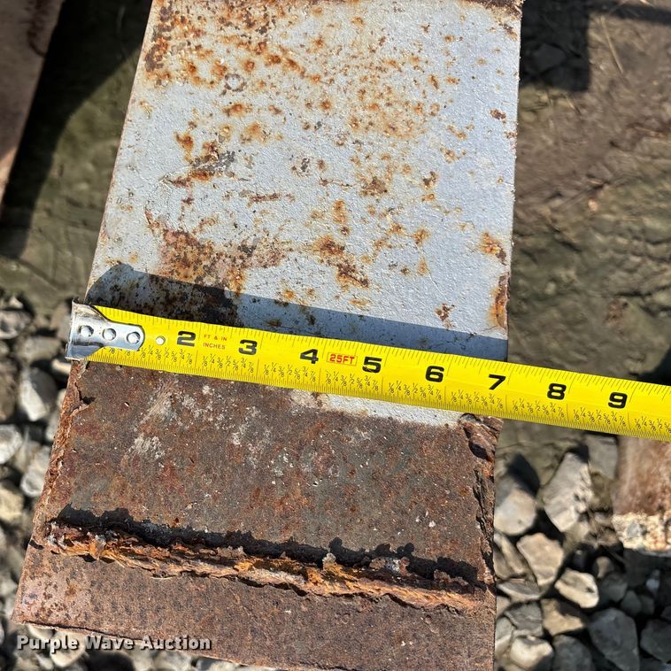 image for item EE3985 (9) I-beams