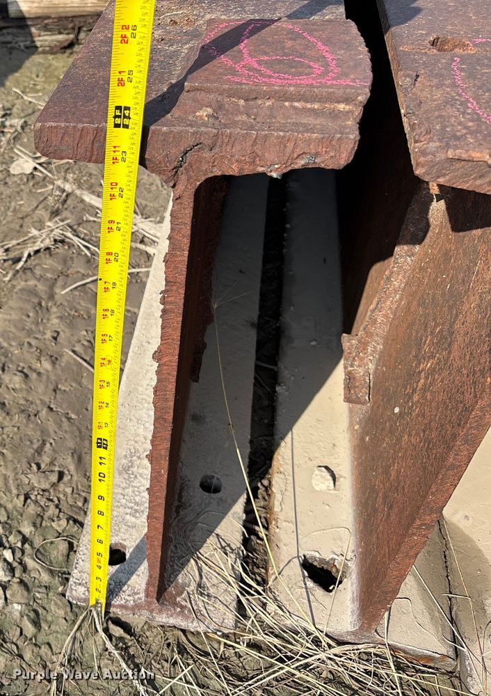 image for item EE3987 (6) I-beams  