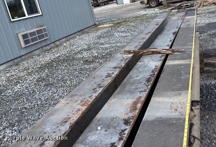 image for item EE3989 (3) I-beams