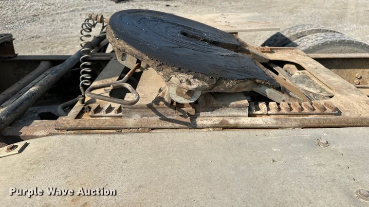 image for item EE3990 1996 International 9200 semi truck