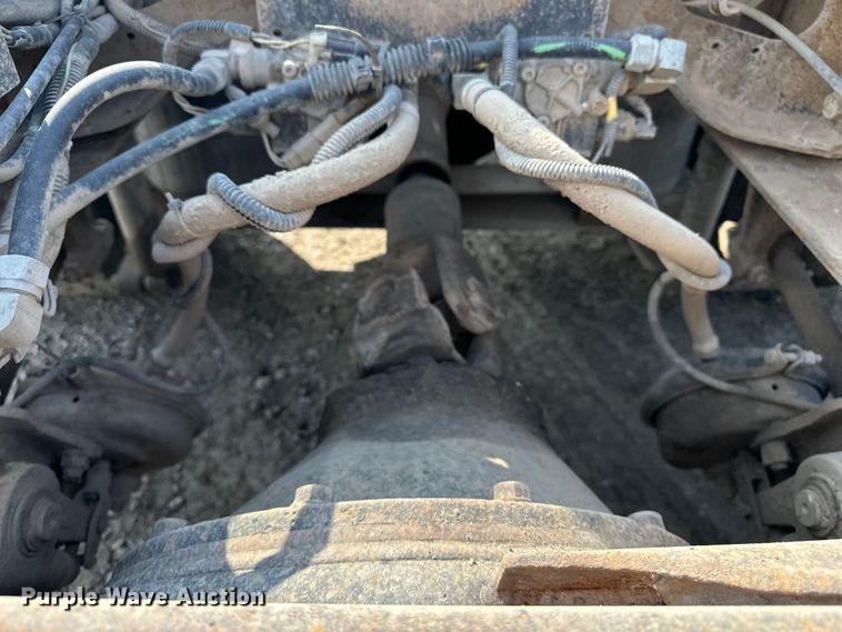 image for item EE3990 1996 International 9200 semi truck