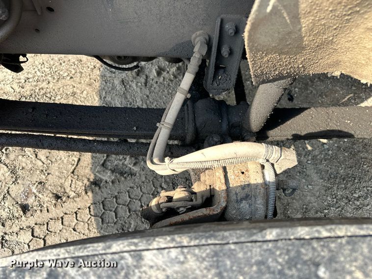 image for item EE3990 1996 International 9200 semi truck