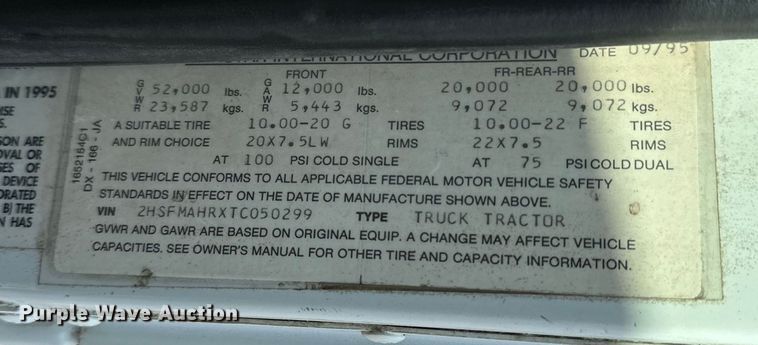 image for item EE3990 1996 International 9200 semi truck