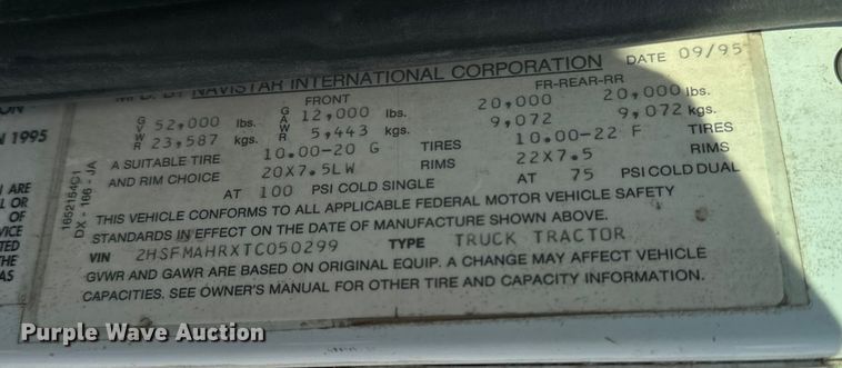 image for item EE3990 1996 International 9200 semi truck