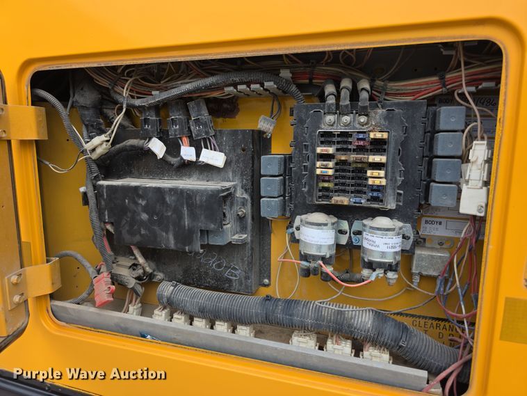 image for item EF3768 2005 International PB105 school bus