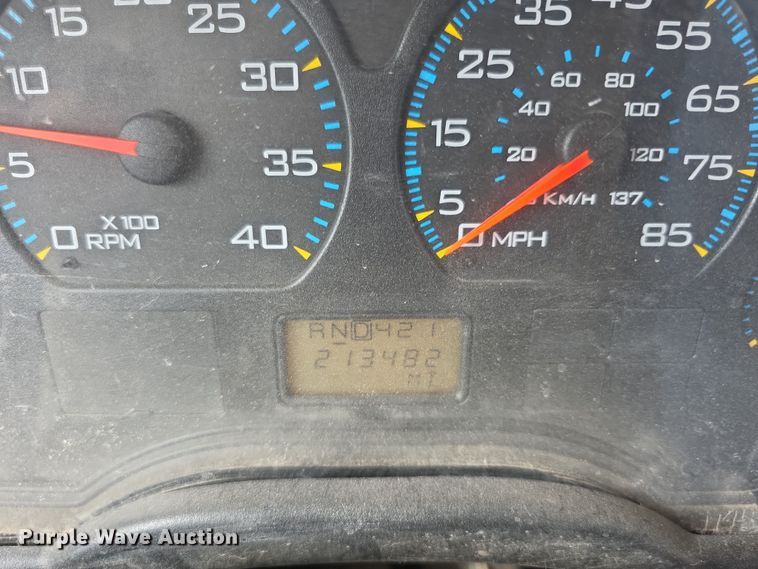 image for item EF3768 2005 International PB105 school bus