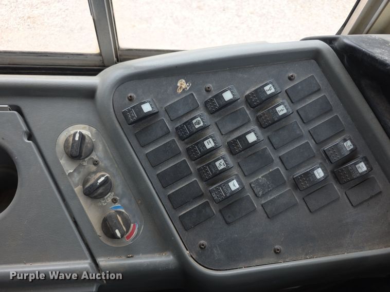 image for item EF3768 2005 International PB105 school bus