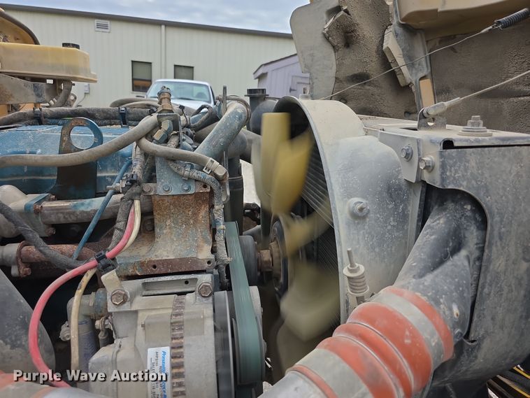 image for item EF3768 2005 International PB105 school bus