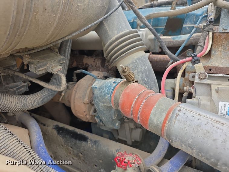 image for item EF3768 2005 International PB105 school bus