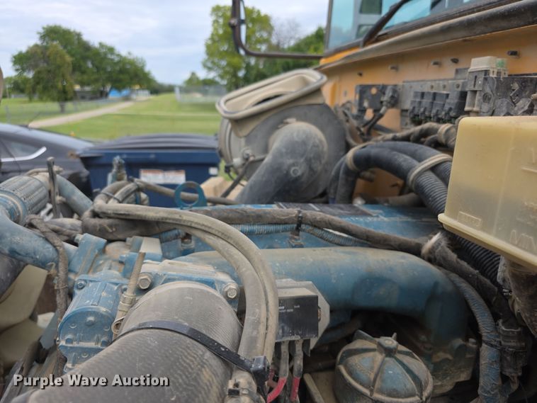 image for item EF3768 2005 International PB105 school bus