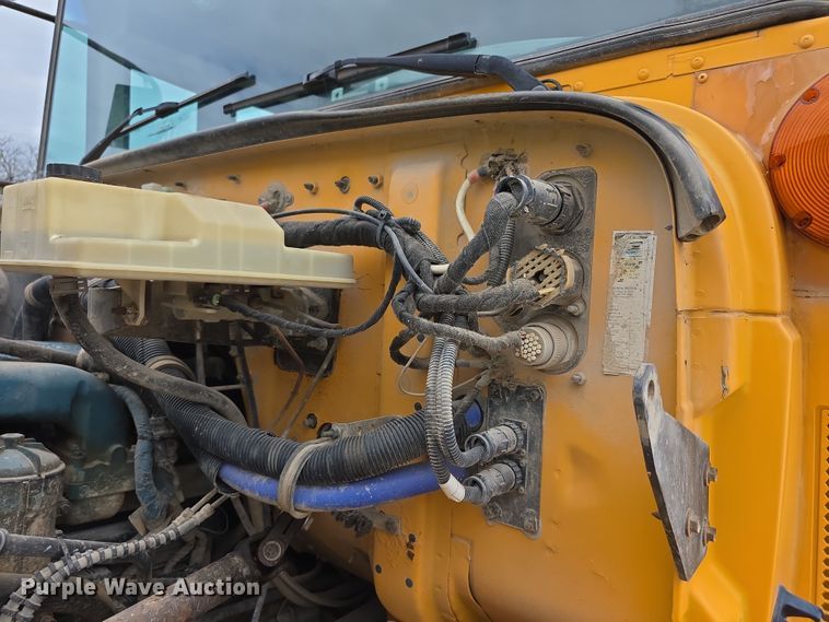 image for item EF3768 2005 International PB105 school bus