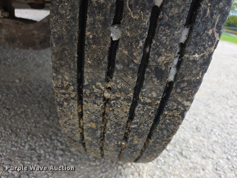 image for item EF3768 2005 International PB105 school bus