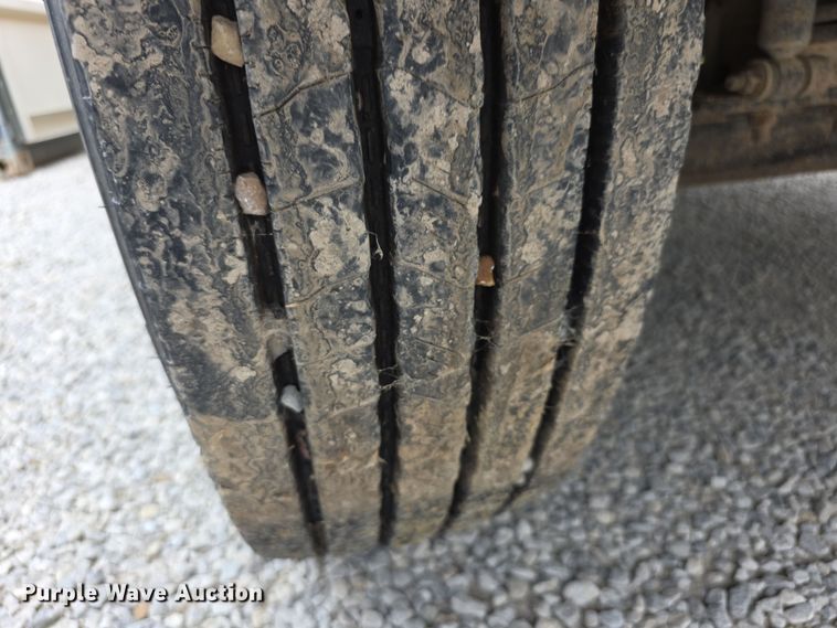 image for item EF3768 2005 International PB105 school bus