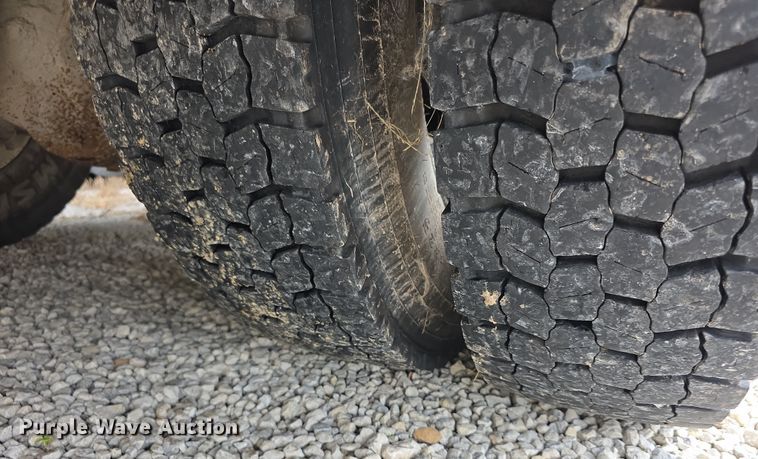 image for item EF3768 2005 International PB105 school bus