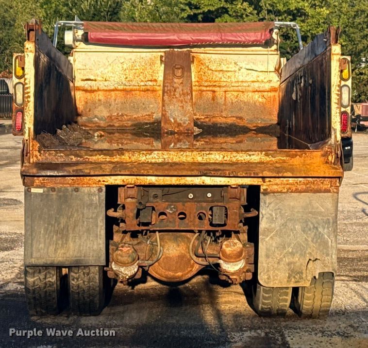 image for item EG8187 2014 International 7400 dump truck