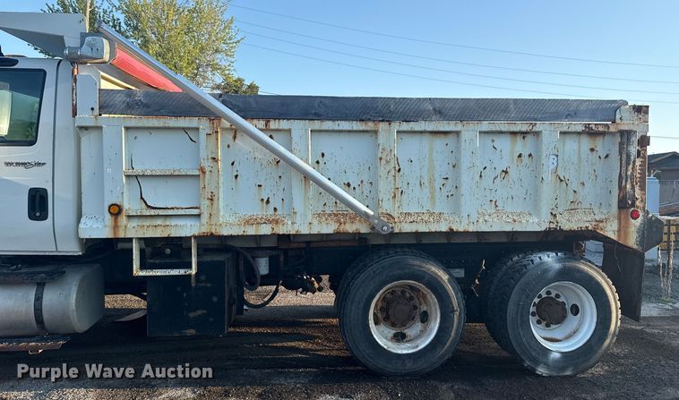 image for item EG8187 2014 International 7400 dump truck