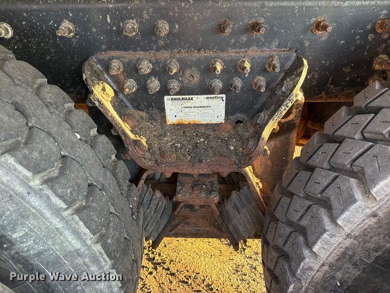 image for item EG8187 2014 International 7400 dump truck