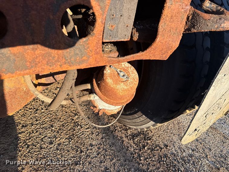 image for item EG8187 2014 International 7400 dump truck