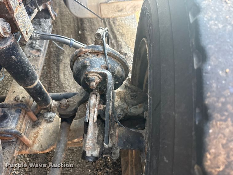 image for item EG8187 2014 International 7400 dump truck