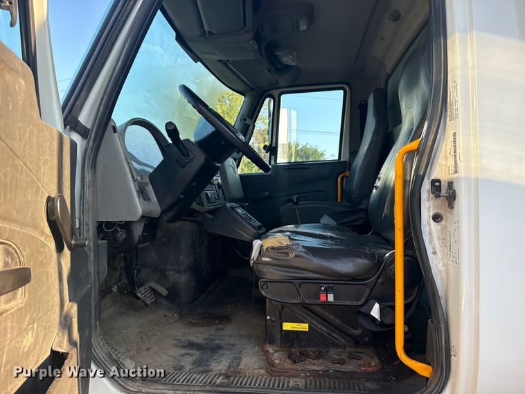 image for item EG8187 2014 International 7400 dump truck