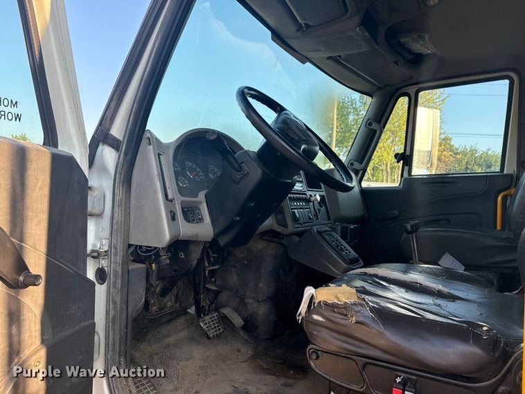 image for item EG8187 2014 International 7400 dump truck