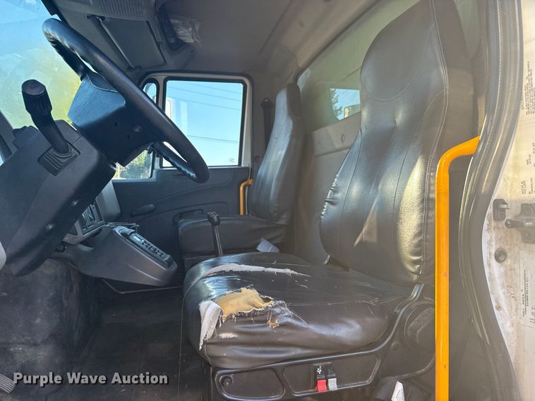 image for item EG8187 2014 International 7400 dump truck