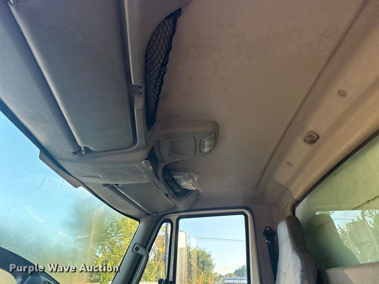 image for item EG8187 2014 International 7400 dump truck