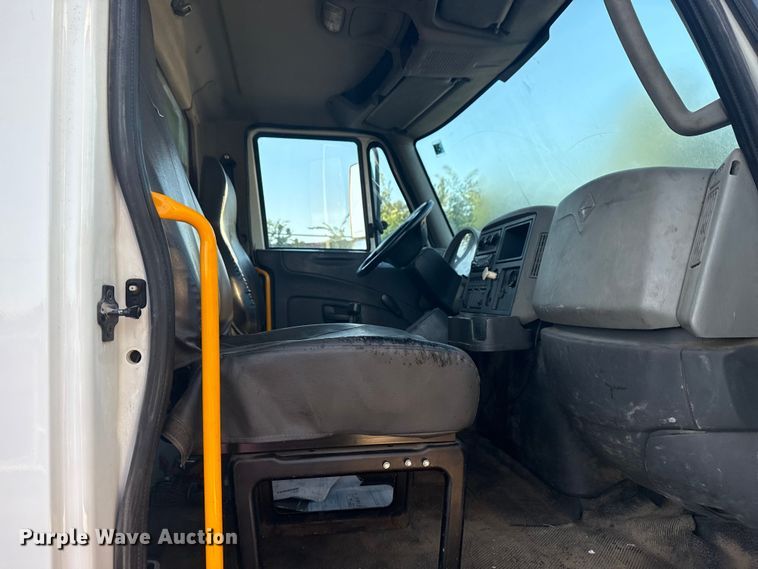 image for item EG8187 2014 International 7400 dump truck