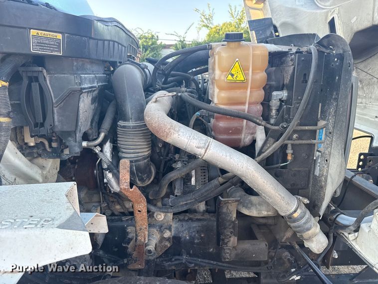 image for item EG8187 2014 International 7400 dump truck