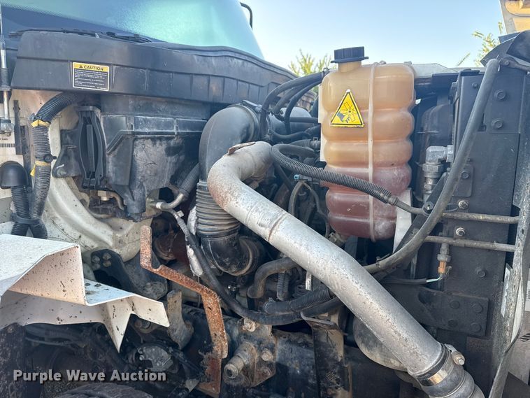 image for item EG8187 2014 International 7400 dump truck