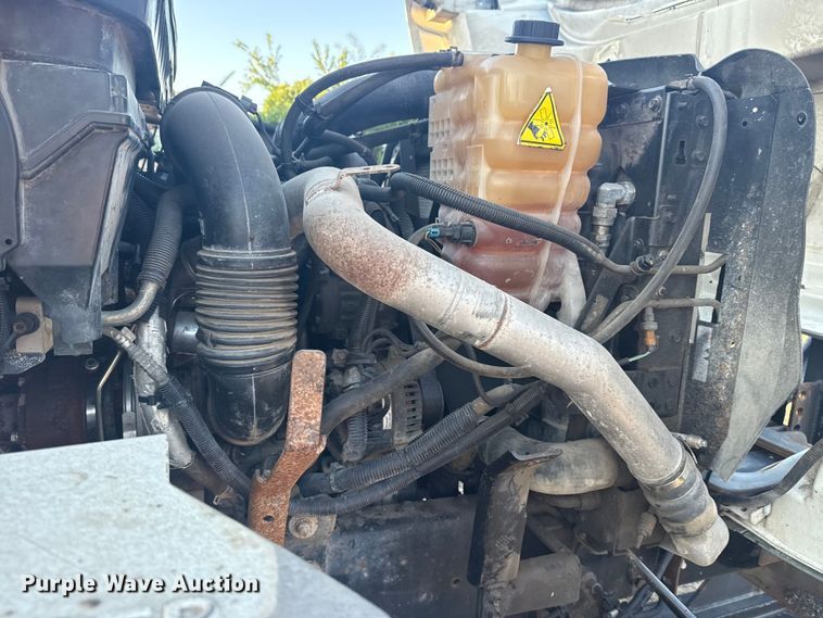 image for item EG8187 2014 International 7400 dump truck