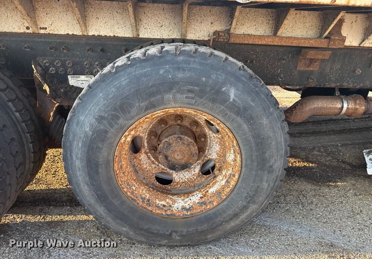 image for item EG8187 2014 International 7400 dump truck