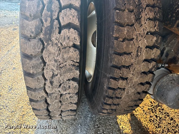 image for item EG8187 2014 International 7400 dump truck